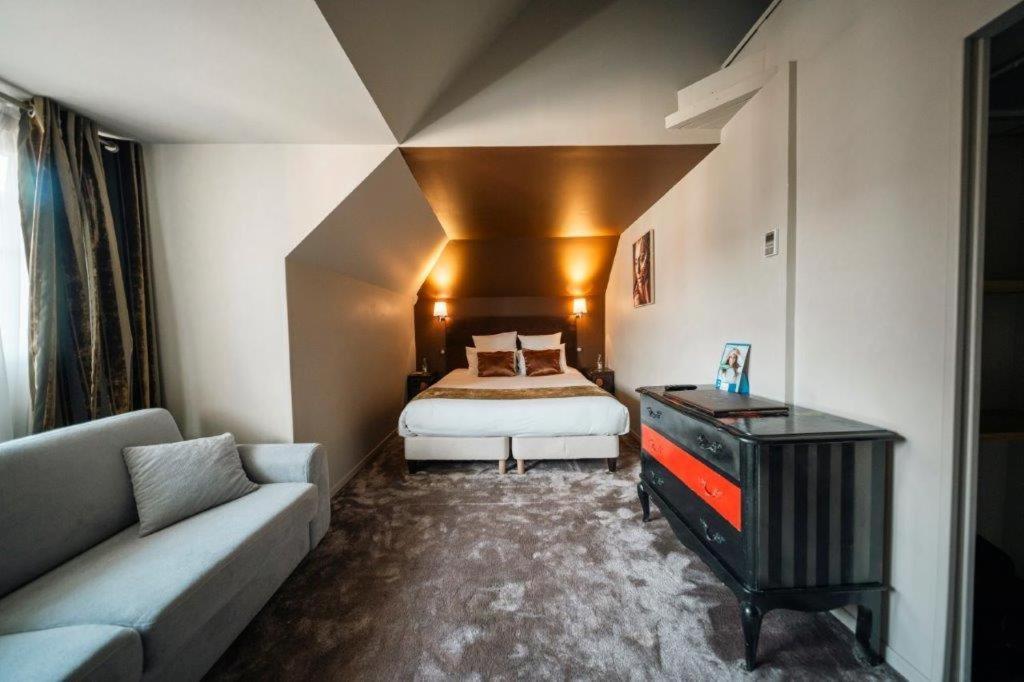 Brit Hotel Privilege Lisieux - La Villa Des Arts Εξωτερικό φωτογραφία