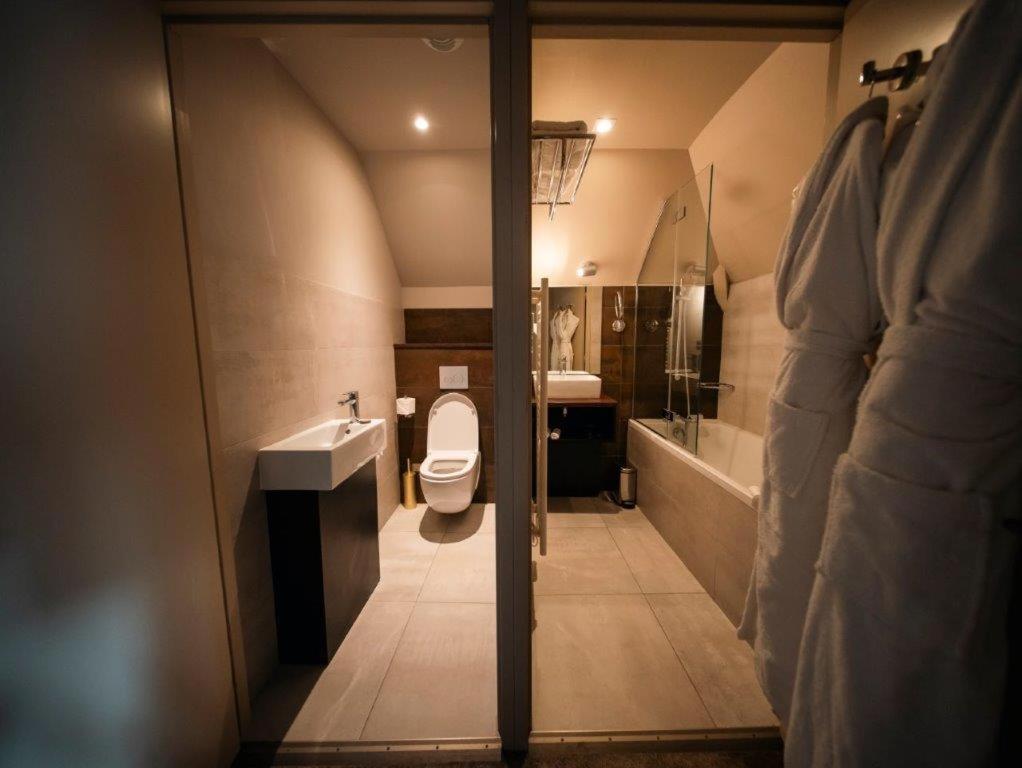 Brit Hotel Privilege Lisieux - La Villa Des Arts Εξωτερικό φωτογραφία